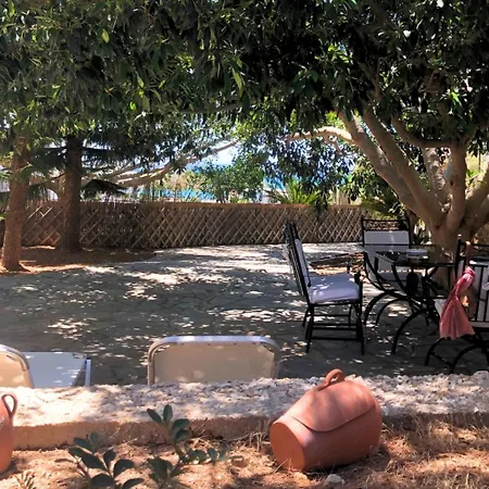 House 50m From Glyfa In Paros - Spacious 2br With Private Garden Apartamento Aspro Chorio