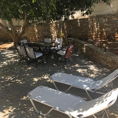 Lägenhet Beach House 50M From Glyfa Beach - Private Garden