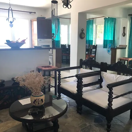 House 50m From Glyfa In Paros - Spacious 2br With Private Garden Apartamento