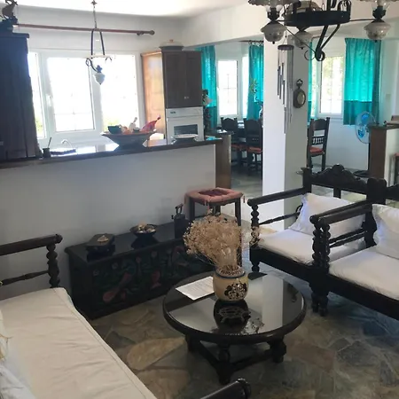 House 50m From Glyfa In Paros - Spacious 2br With Private Garden *